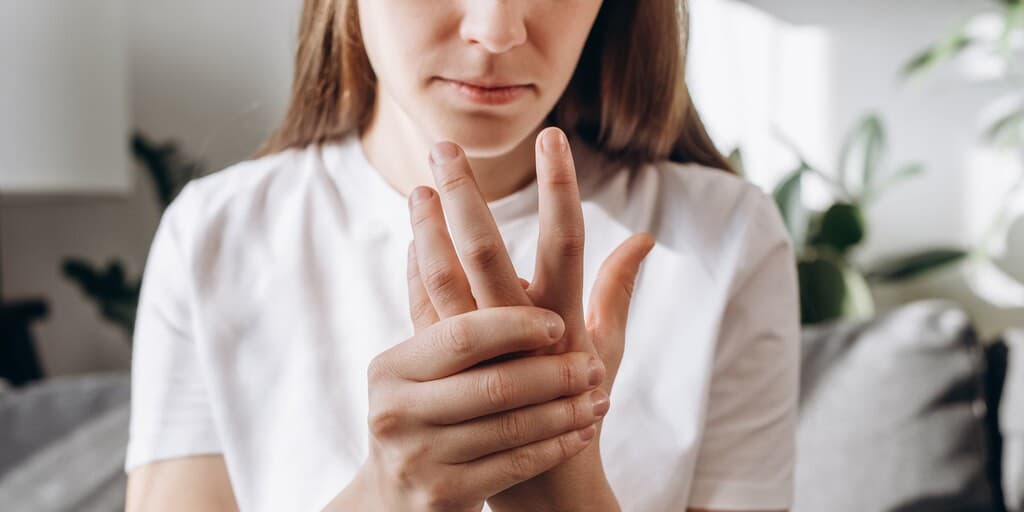 Pękająca skóra na dłoniach